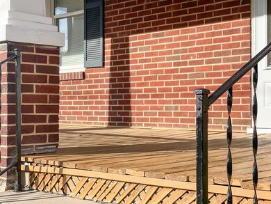 1211 W 12th St, Waynesboro, VA 22980 - photo 2