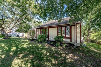 203 Toucan St, Raymore, MO 64083 - photo 4