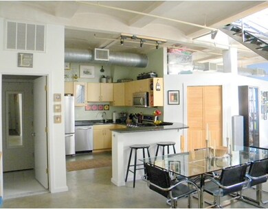 717 Atlantic Ave unit 8D, Boston, MA 02111 - photo 7