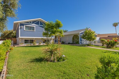 BEAUTIFULLY MAINTAINED FRONT YARD