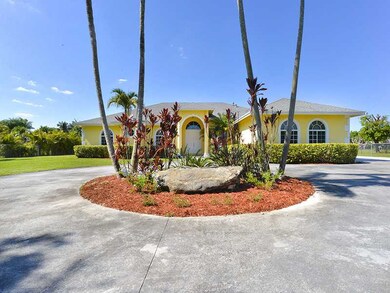 15921 SW 254th St, Homestead, FL 33031 - photo 2