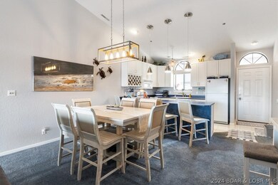 Gorgeous dining area for 6
