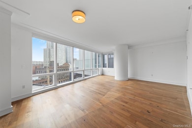 5 Renaissance Square unit 10G, White Plains, NY 10601 - photo 4