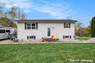 8395 Mcarthur Ave NE, Belding, MI 48809 - photo 6