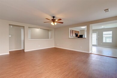 29323 Legends Hill Dr, Spring, TX 77386 - photo 4