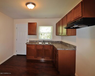 5773 Cherry Laurel Dr, Jacksonville, FL 32210 - photo 4