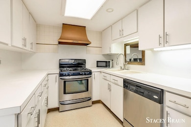 2530 Village Dr SE unit 117, Grand Rapids, MI 49506 - photo 5