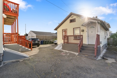 183 Calhoun Ave, Bridgeport, CT 06604 - photo 2