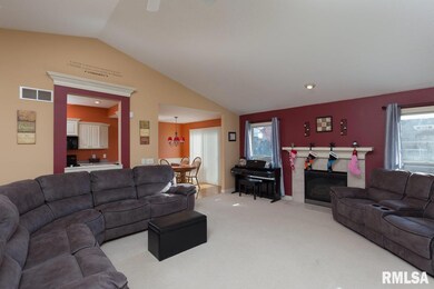 1649 W 65th St, Davenport, IA 52806 - photo 3