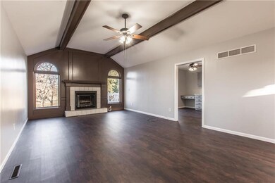 918 SW Georgetown Dr, Lees Summit, MO 64082 - photo 5