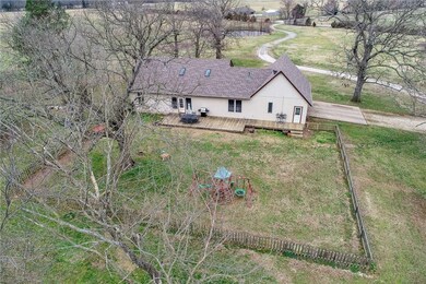 11746 Strain Community Rd, Fayetteville, AR 72701 - photo 7