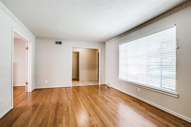 6143 Woodcrest Ln, Dallas, TX 75214 - photo 6