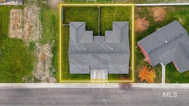 215 Little Cedar Dr, Hansen, ID 83342 - photo 3