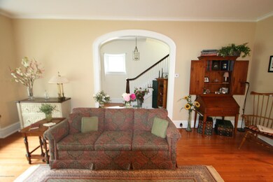 Living room-Foyer View