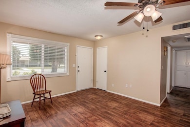 11134 W Emerald Dr, Sun City, AZ 85351 - photo 4