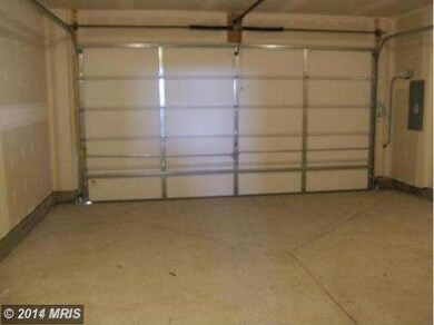 8209 Gibbs Way, Hyattsville, MD 20785 - photo 5