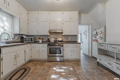 110 S Garden St, Mount Pulaski, IL 62548 - photo 6