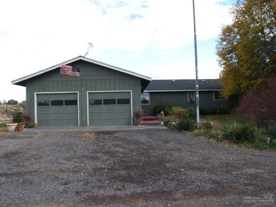 3401 NE 33rd St, Redmond, OR 97756 - photo 2