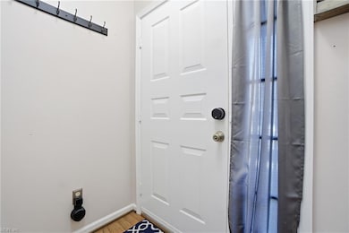 4980 Cypress Point Cir unit 204, Virginia Beach, VA 23455 - photo 5