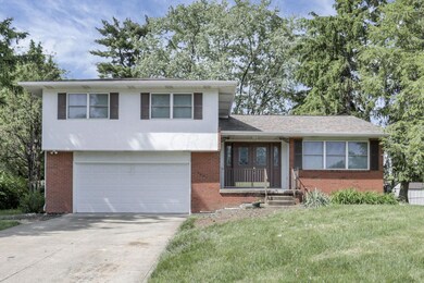 1407 Lonsdale Rd, Columbus, OH 43232 - photo 2