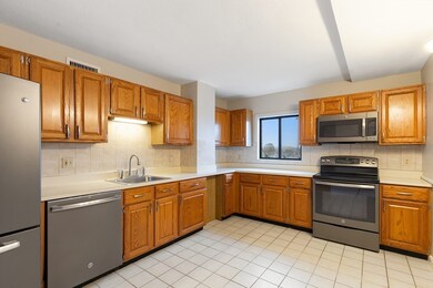 196 Locust St unit 2-407, Lynn, MA 01904 - photo 3
