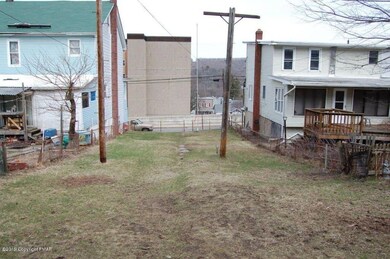 431 E Abbott St unit 433, Lansford, PA 18232 - photo 3