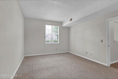 P1411380