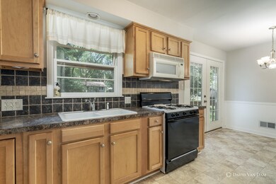 569 w 32nd-7