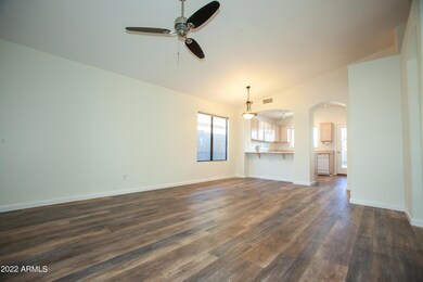 N 34th St-30