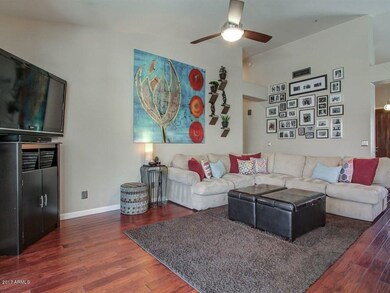 007_Family Room