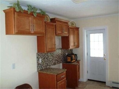 143 North St, Agawam, MA 01001 - photo 5