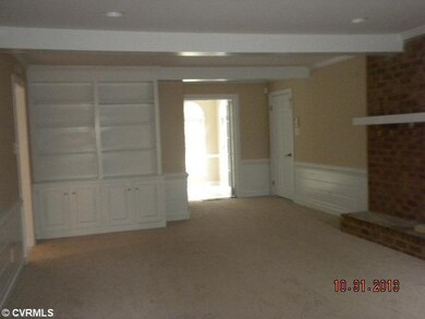 Den/Family/Great Room - Freshly Painted Interior..