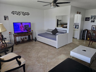 41 Brighton Dr unit A, Boca Raton, FL 33434 - photo 2