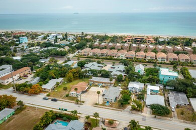 2 Blocks to the Beach