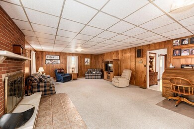 046_6b90d_W E Franklin St-014