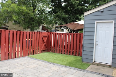 12113 Pheasant Run Dr, Laurel, MD 20708 - photo 7