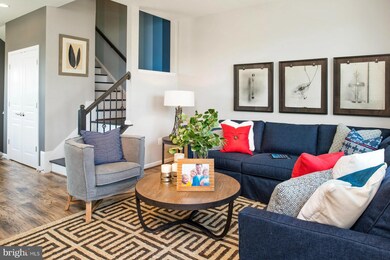 8200 Heritage Crossing Ct, Manassas, VA 20109 - photo 3