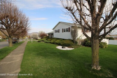 523 Shirley Ln, Dunmore, PA 18512 - photo 3