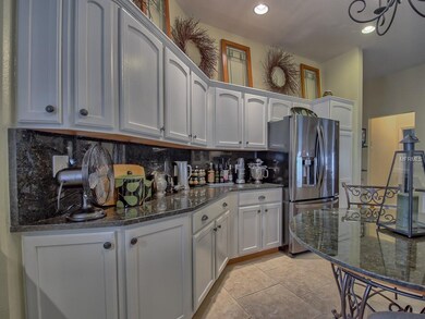 7362 SE 173rd Arlington Loop, The Villages, FL 32162 - photo 5