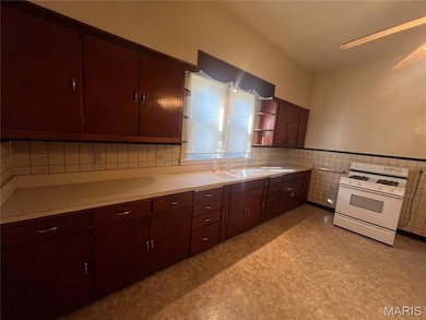 301 E 7th North St, Mount Olive, IL 62069 - photo 7