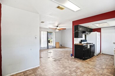 1302 Cherry Spring Dr, Houston, TX 77038 - photo 5