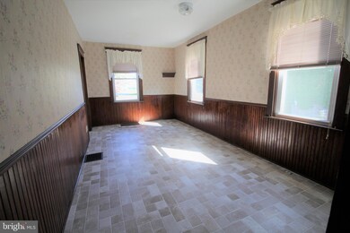 980 W Main St, New Holland, PA 17557 - photo 4