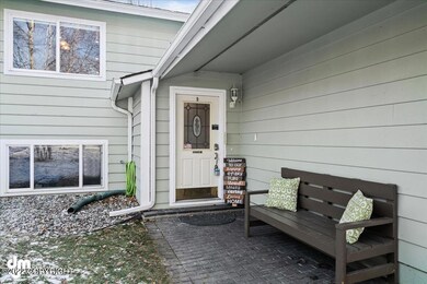 03-Front Exteior_ELI05016