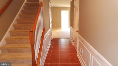 8203 Singleleaf Ln, Lorton, VA 22079 - photo 2