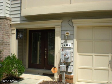 109 Lavenport Cir, Frederick, MD 21702 - photo 2