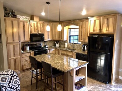 201 Royal Oaks Ct, Crawfordville, FL 32327 - photo 2