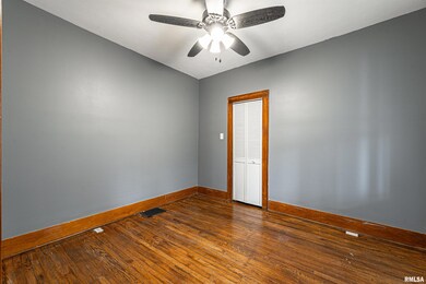 902 Pulaski St, Lincoln, IL 62656 - photo 6