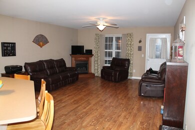 216 Johnstone Dr, Dickson, TN 37055 - photo 5