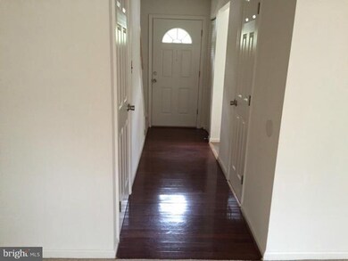 2023 Mayflower Dr, Woodbridge, VA 22192 - photo 2