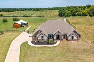 108 Bruce Crandall Ct, Weatherford, TX 76088 - photo 4